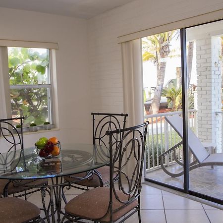 Captains Quarters Lauderdale-by-the-Sea Room photo