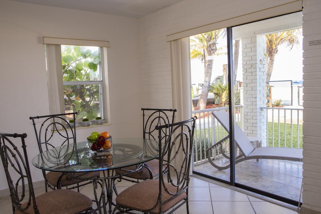 Captains Quarters Lauderdale-by-the-Sea Room photo